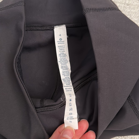 Lululemon capris - Picture 4 of 6